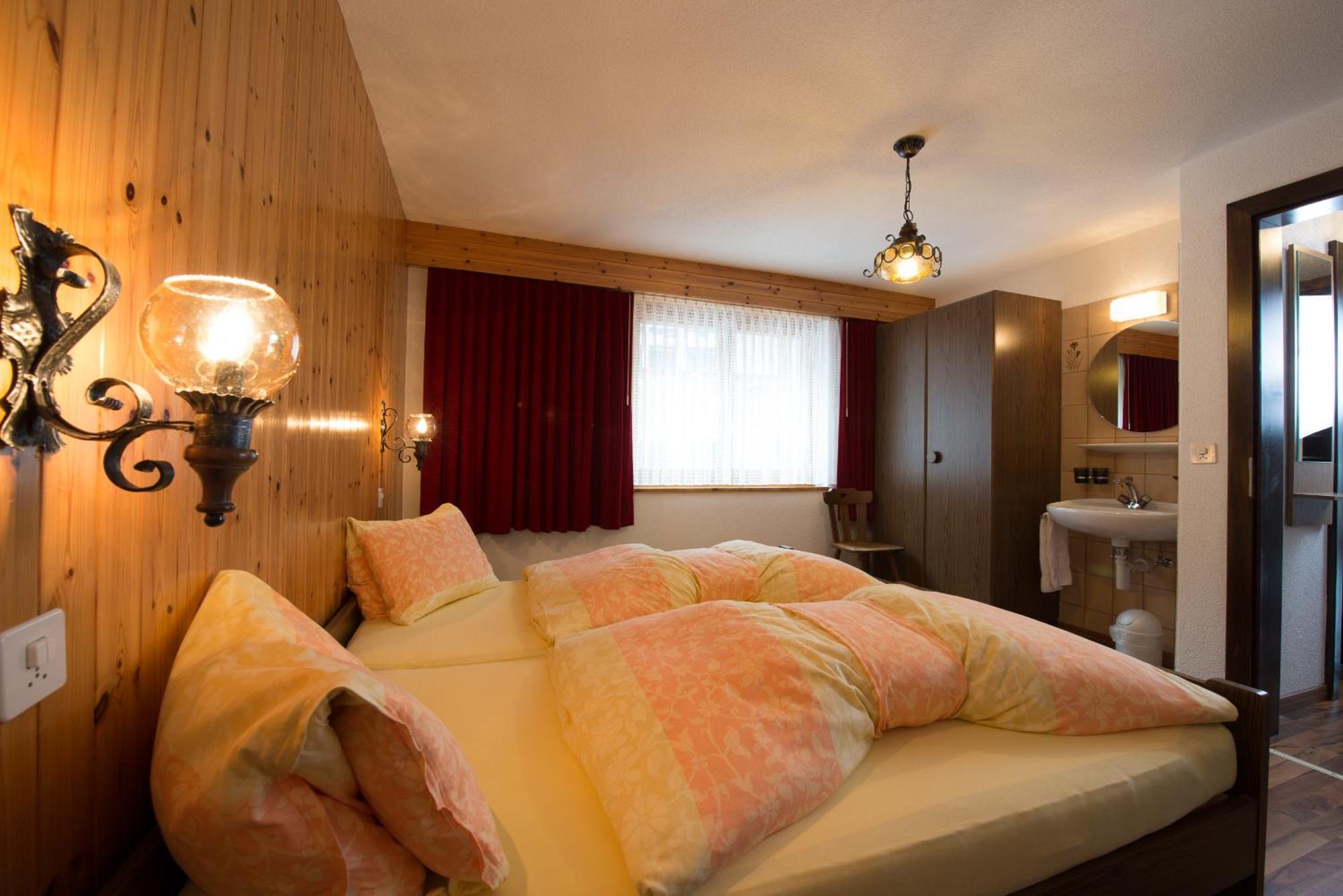 Haus Alba Daire Saas-Almagell Oda fotoğraf
